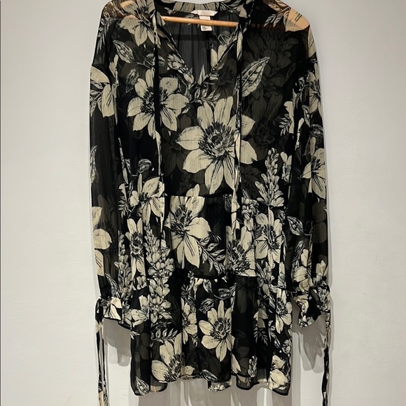 Floral Black and White Women's Dress - Picture 3 of 5